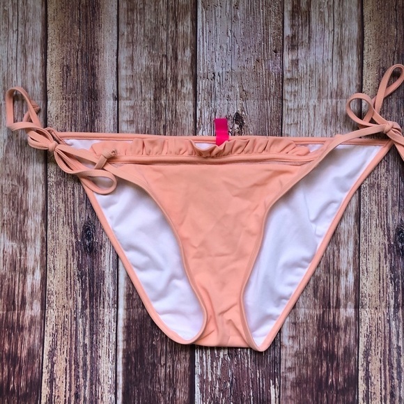 Victoria’s Secret Bikini Bottom - Picture 1 of 3